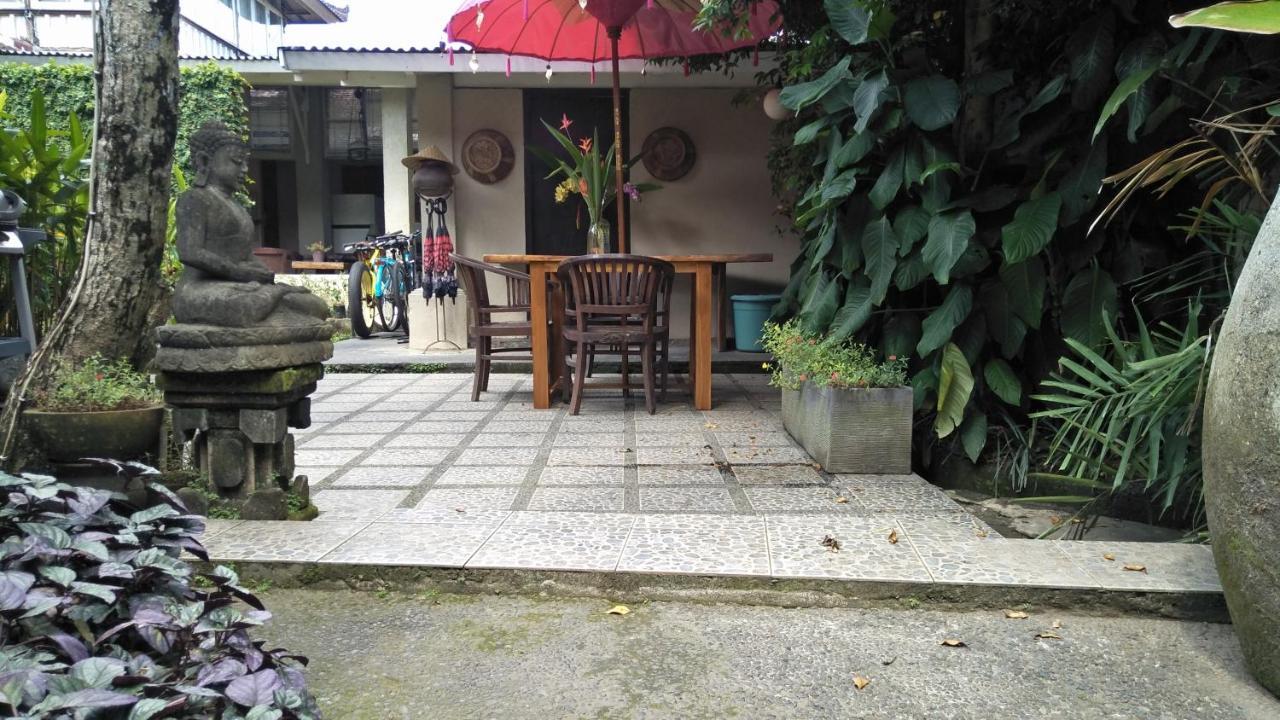 Griya Sriwedari Ubud Exterior foto
